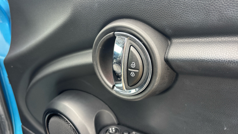 MINI Hatchback 1.5 Cooper 3dr Petrol Hatchback